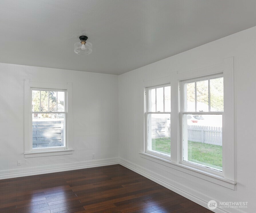 Property Photo: 319 E Main Avenue WA 98372