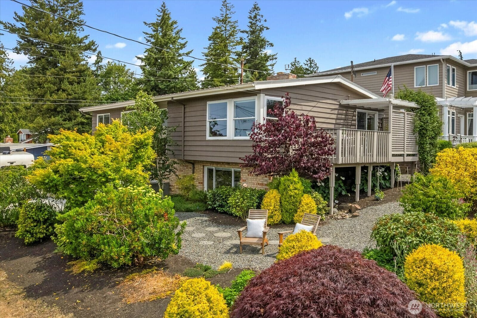 Property Photo: 206 8th Avenue N WA 98020