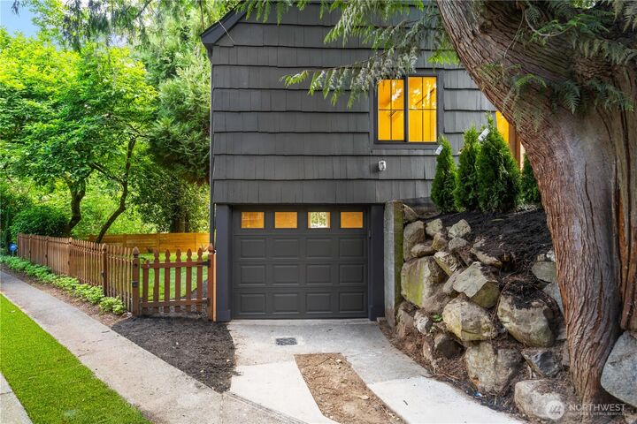 Property Photo: 2275 NE 60th Street WA 98115