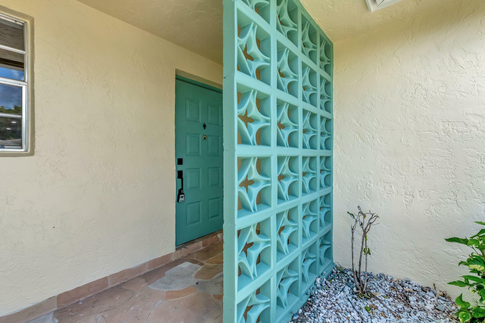 Property Photo: 5073 Lakefront Boulevard FL 33484