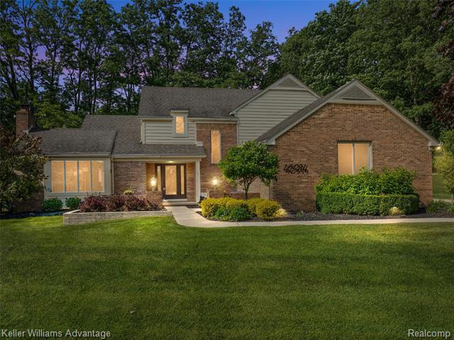 Property Photo: 46914 Woodbend Court MI 48167