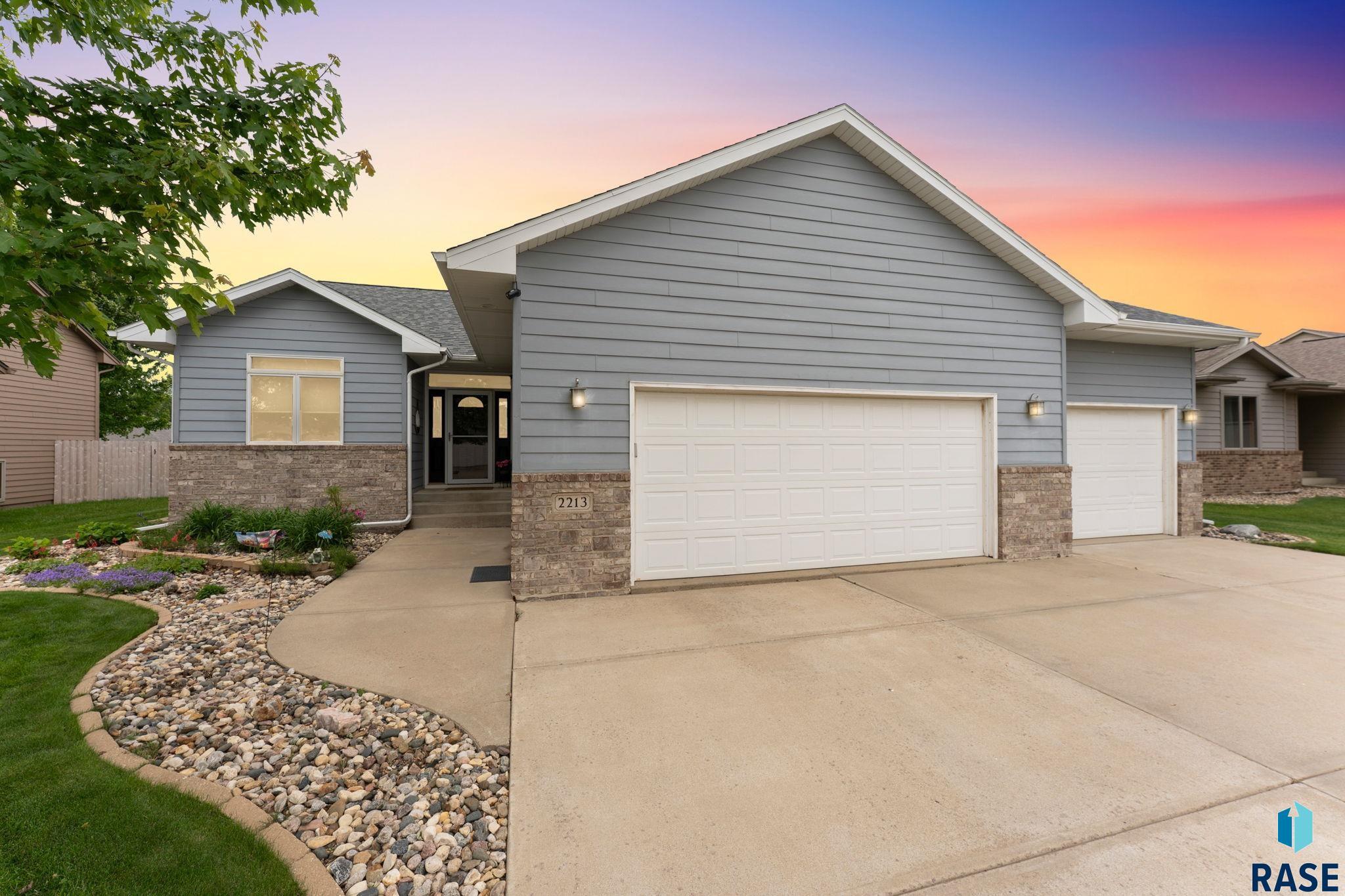 2213 S Purdue Ave  Sioux Falls SD 57106 photo