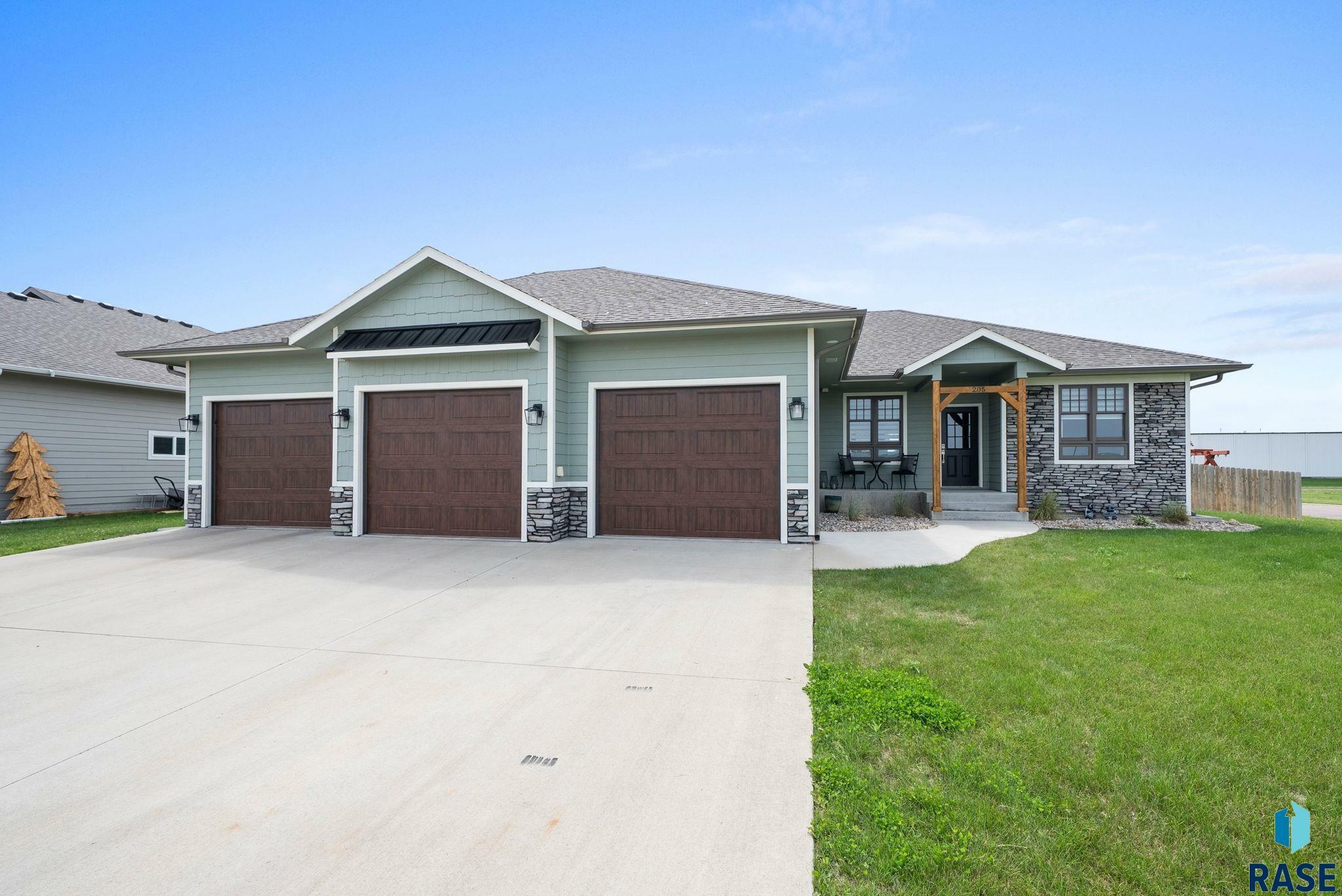 Property Photo:  205 Quartzite Ave  SD 57064 