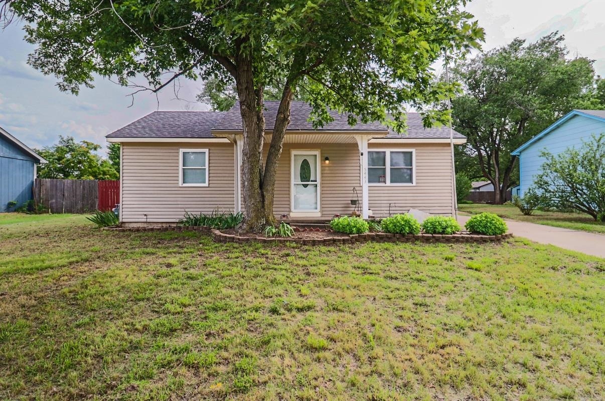 Property Photo: 5443 S Osage Ave KS 67217