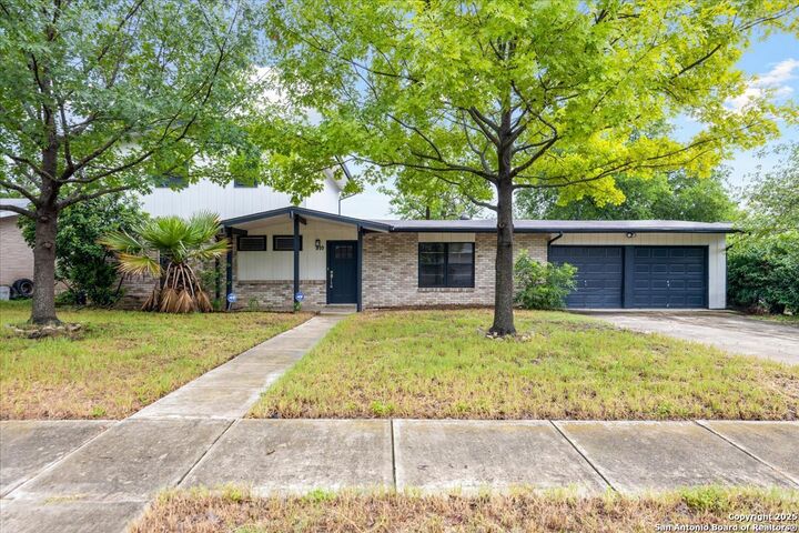 910 Mount Kisco  San Antonio TX 78213 photo