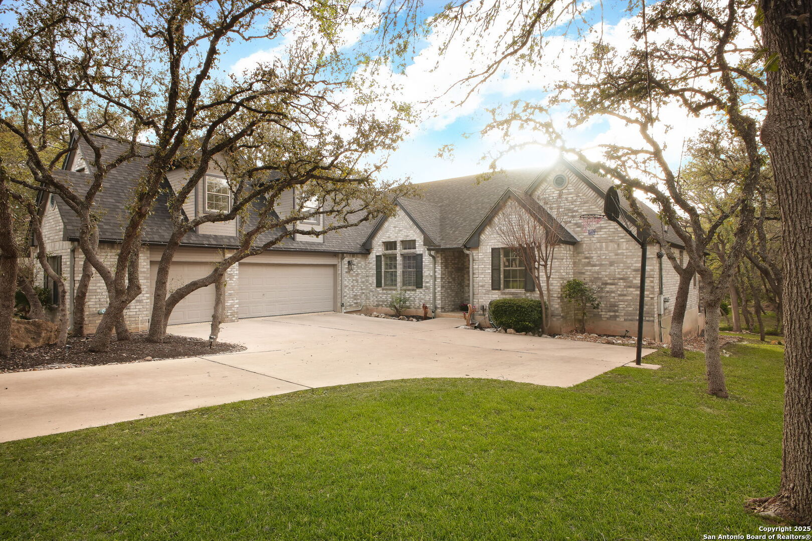 Property Photo:  109 Trailcrest  TX 78232 