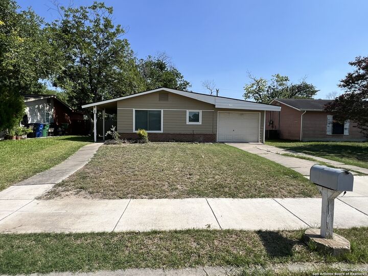 Property Photo:  702 Deely Pl  TX 78221 