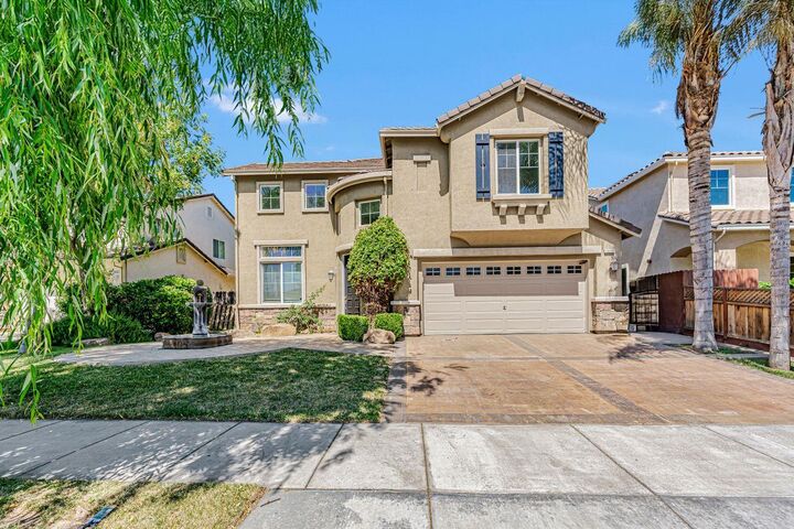 Property Photo: 1619 Tumbleweed Way CA 93635