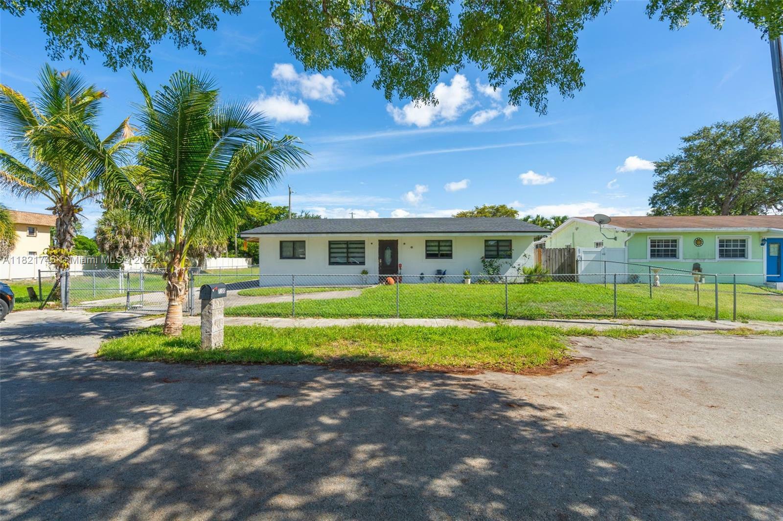 7100 McClellan St  Hollywood FL 33024 photo