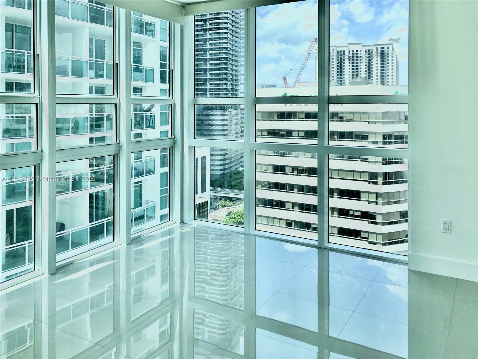 Property Photo:  950 Brickell Bay Dr 1701  FL 33131 