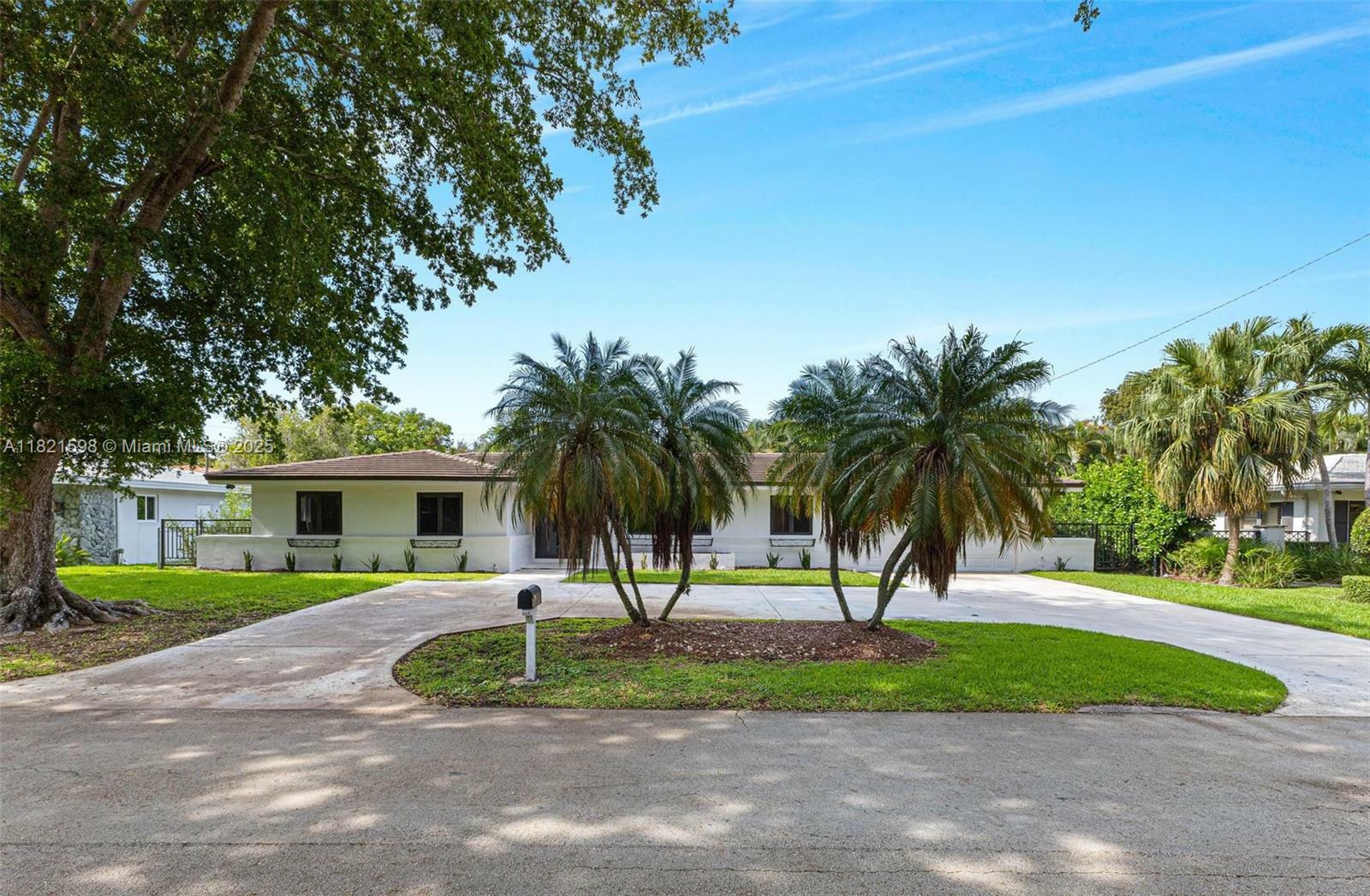 Property Photo: 1460 Campamento Ave FL 33156