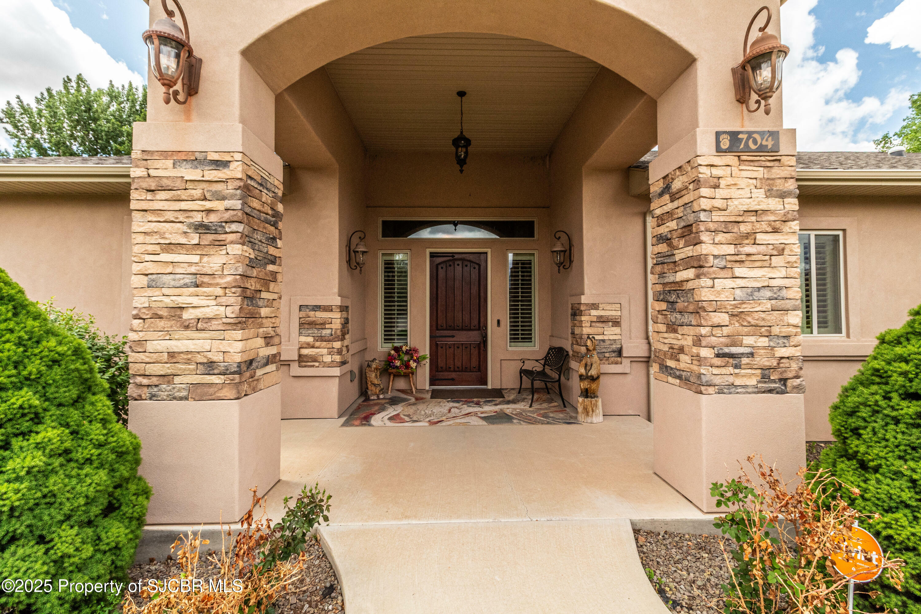 Property Photo: 704 Anasazi Drive NM 87410