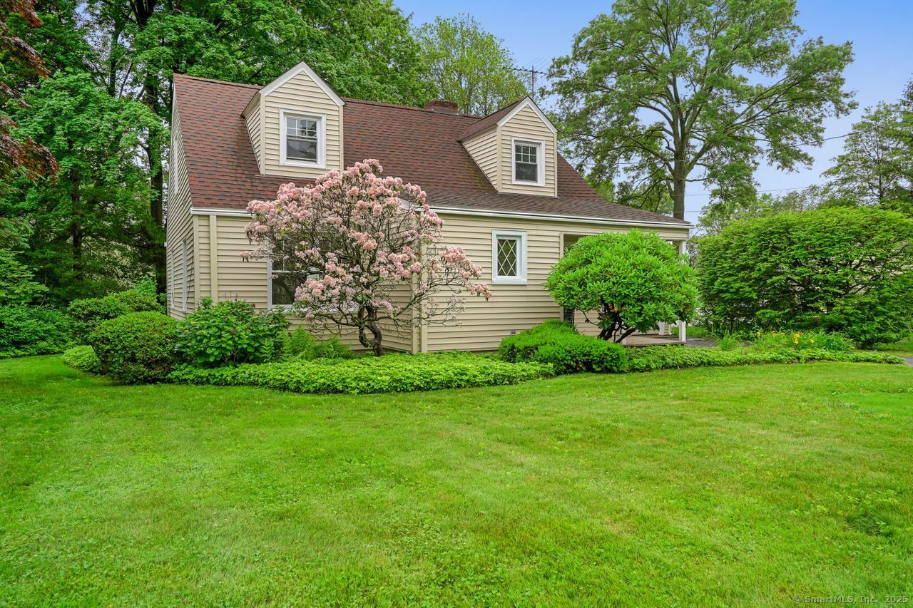 Property Photo: 8 Bailey Street CT 06611