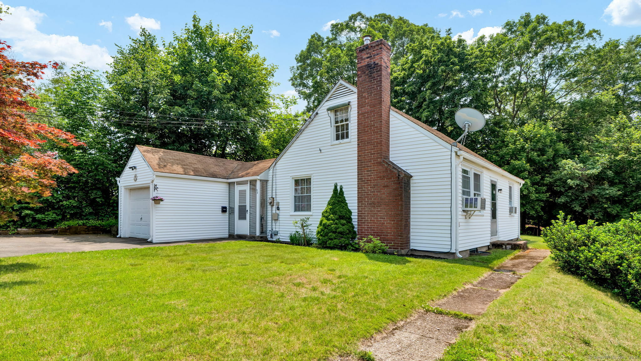 Property Photo: 98 Morningside Drive West CT 06010