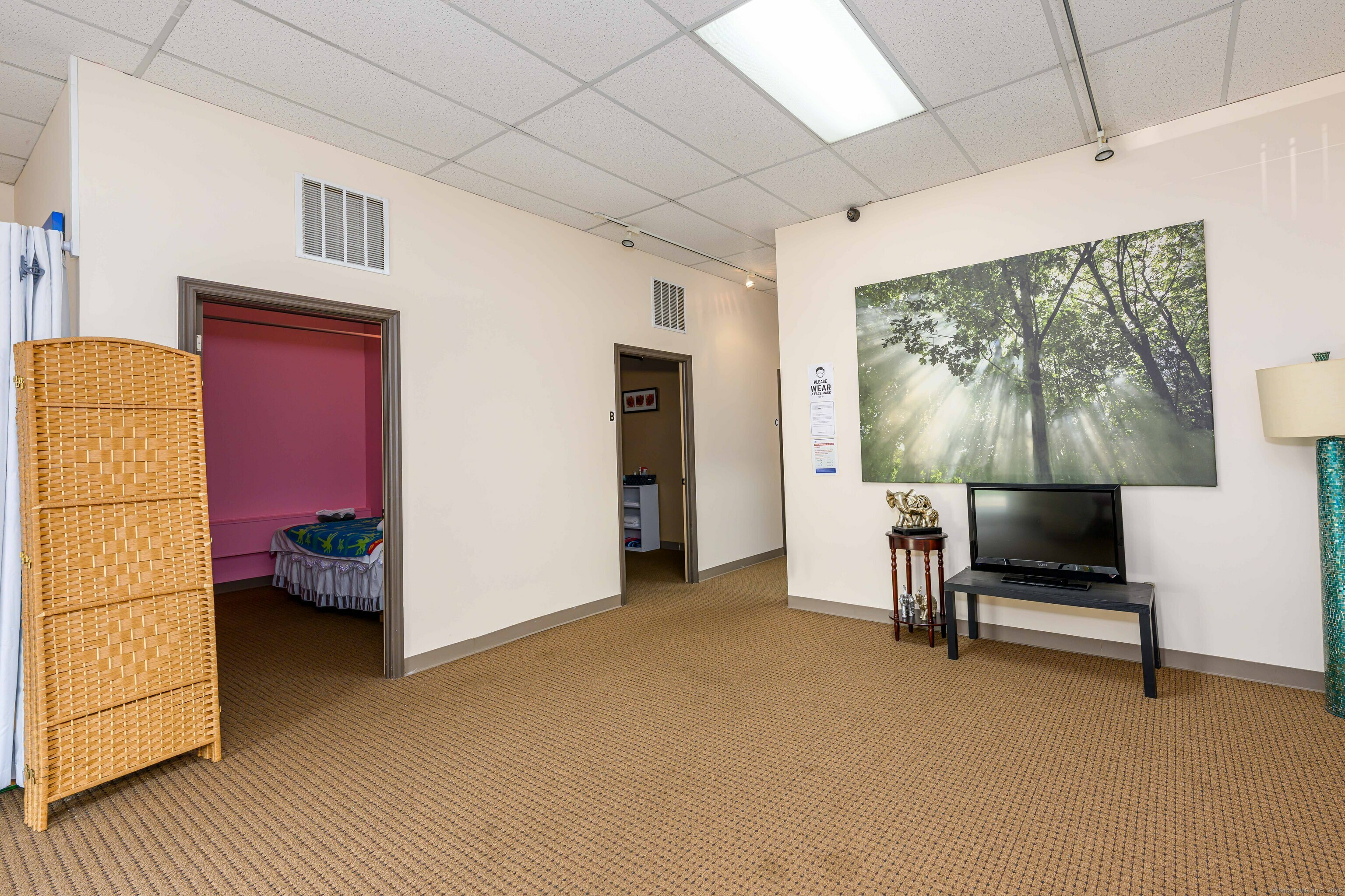 Property Photo: 565 Washington Avenue 4 CT 06473