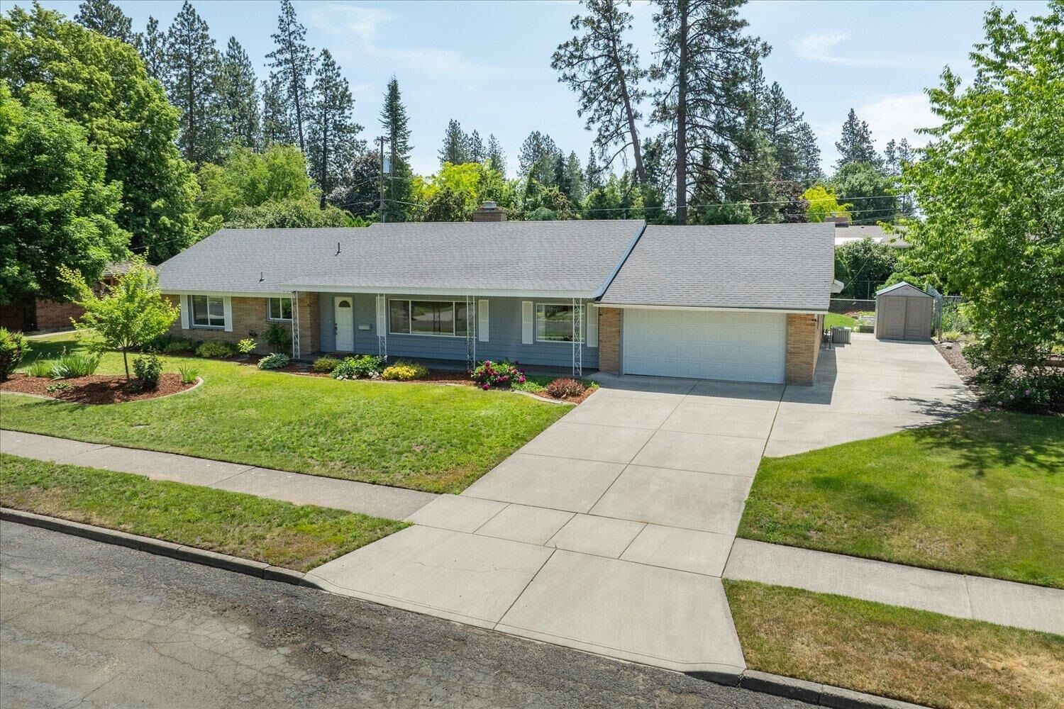 Property Photo: 915 W 32nd Ave WA 99203