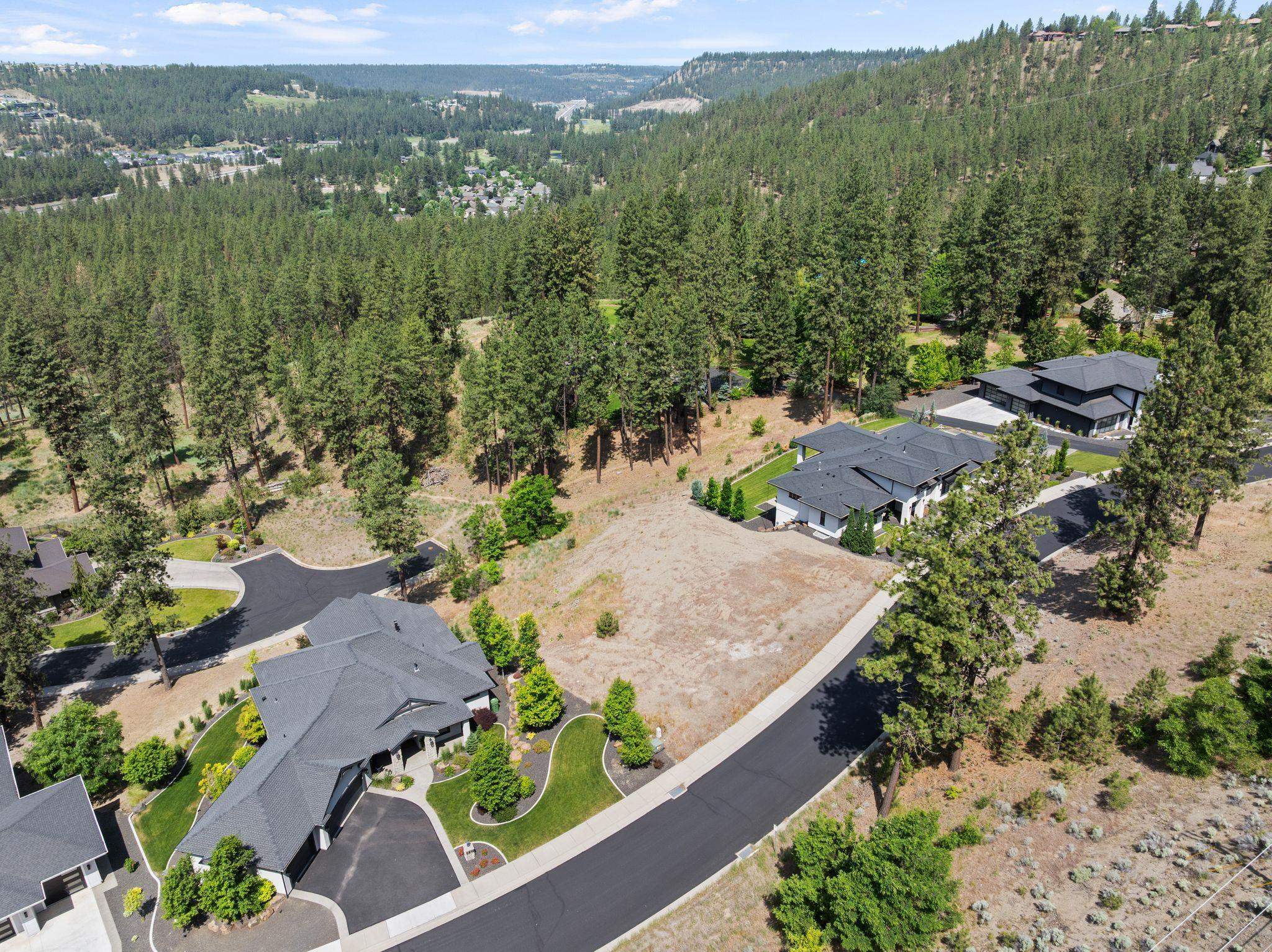 Property Photo: 6412 S Verona Ln WA 99223