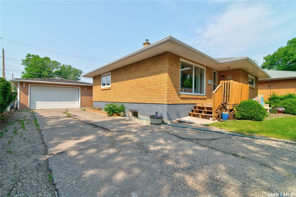 Property Photo: 3426 Patricia Avenue SK S4R 3W1