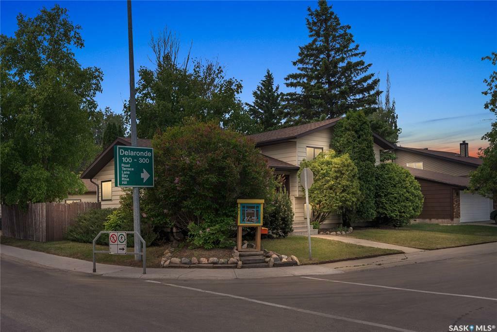 Property Photo: 102 Delaronde Road SK S7J 3Y2