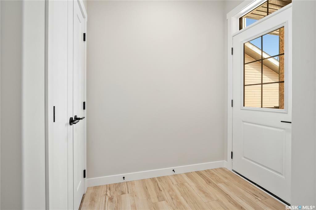 Property Photo: 214 Fortosky Crescent SK S7M 5X3