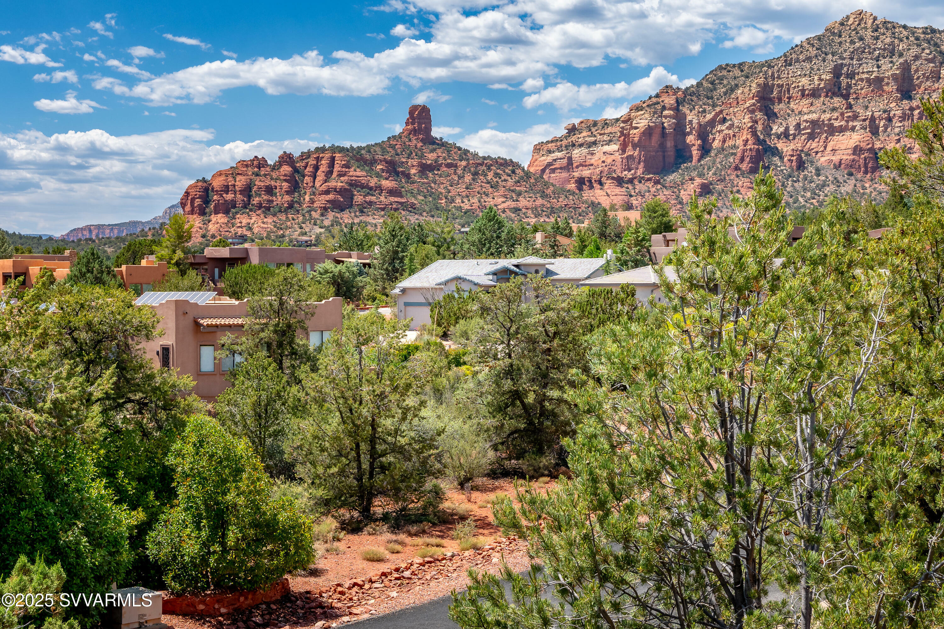 Property Photo: 2210 E Mule Deer Rd AZ 86336