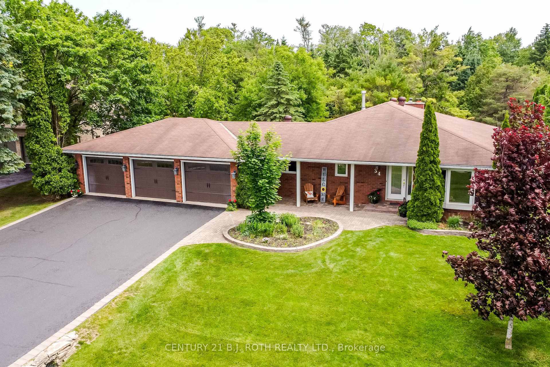 Property Photo: 34 Cairns Boulevard ON L9X 0N8