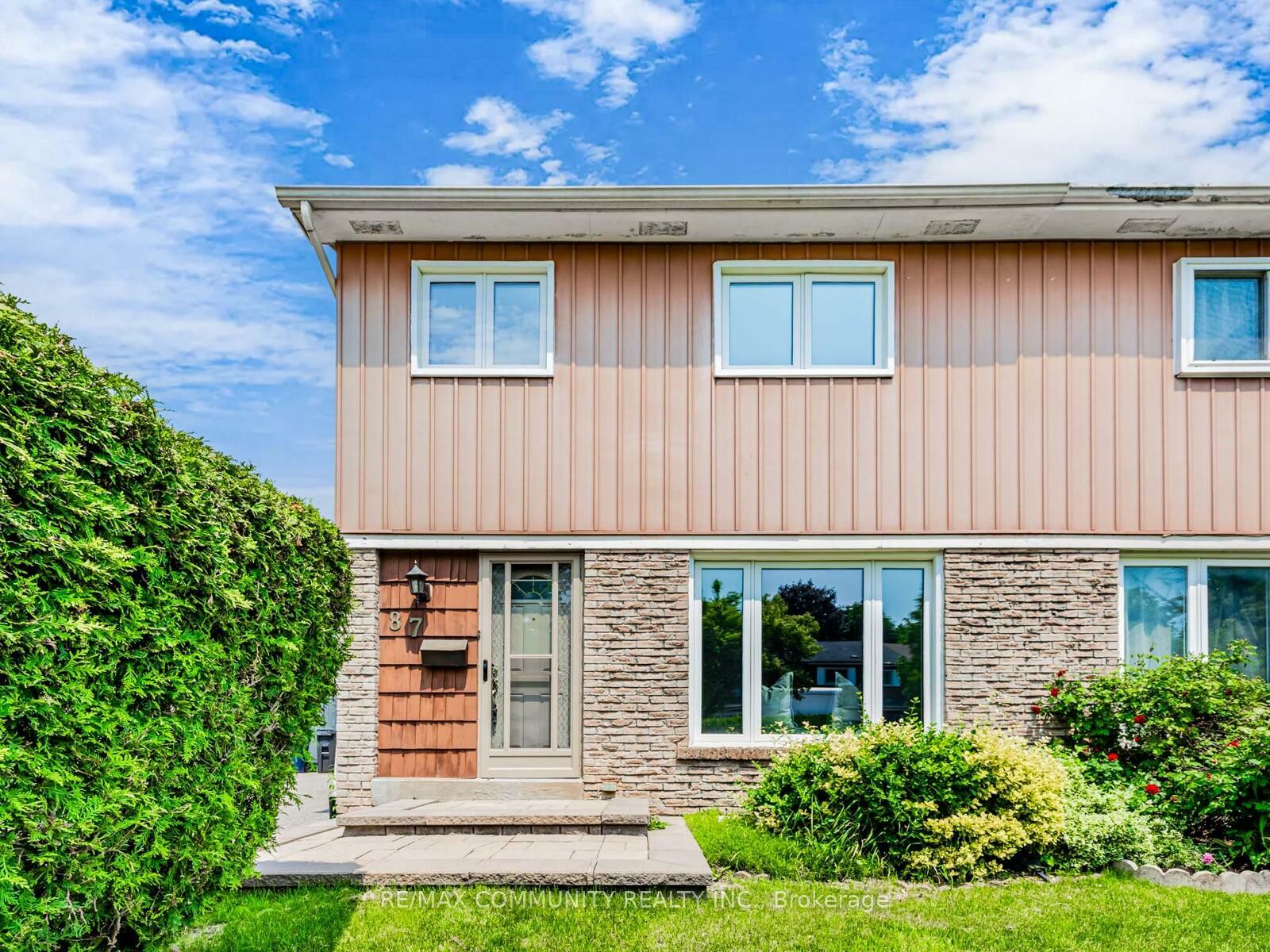 Property Photo: 87 Lowry Square ON M1B 1N7