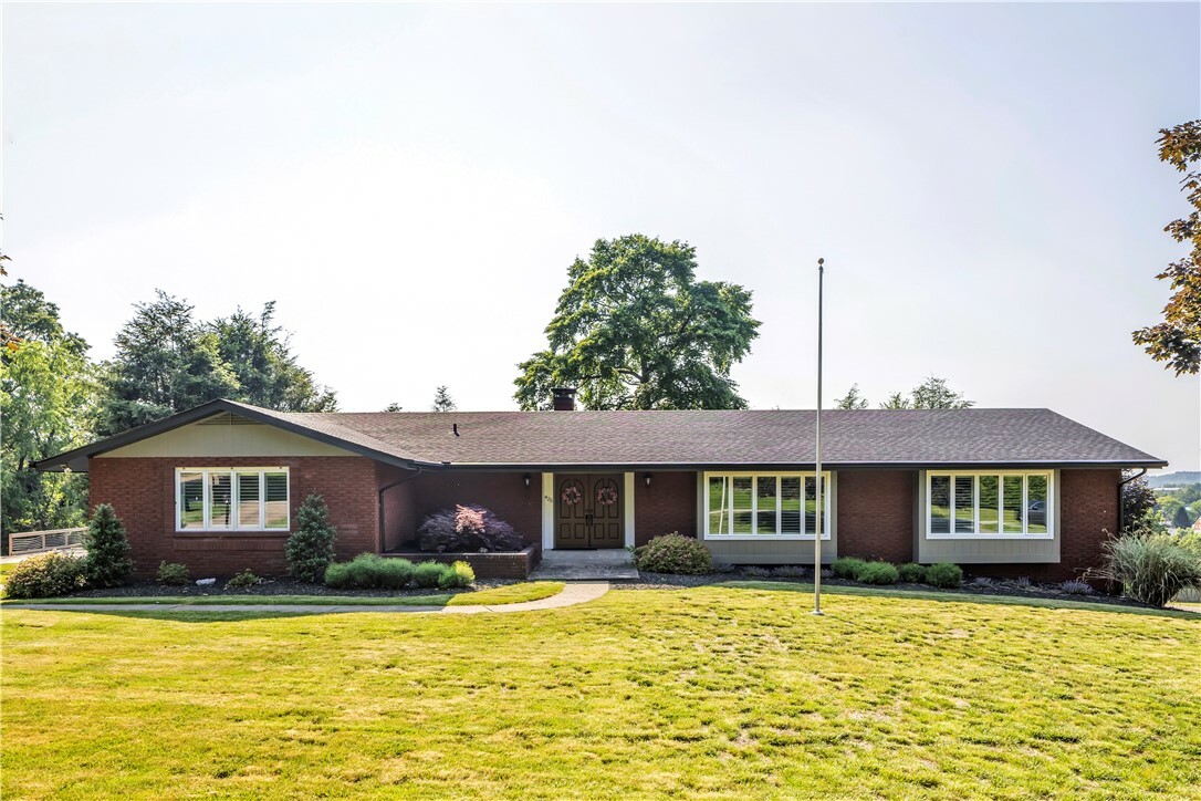 Property Photo:  425 Ridge Rd  PA 15601 