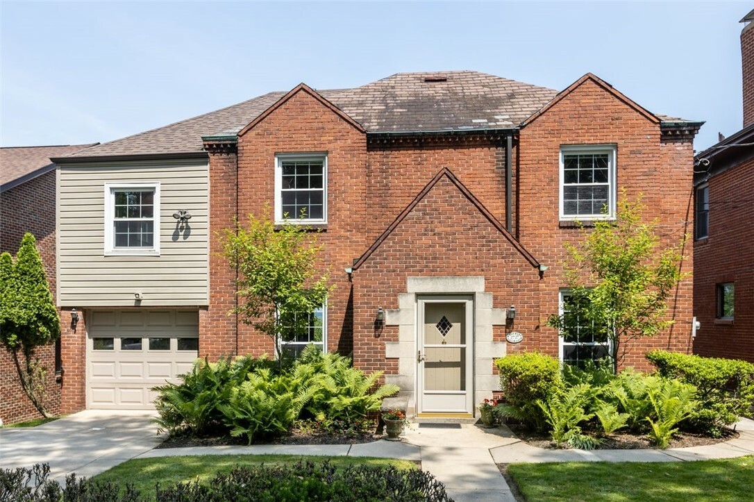 Property Photo: 2727 Mt Royal Road PA 15217