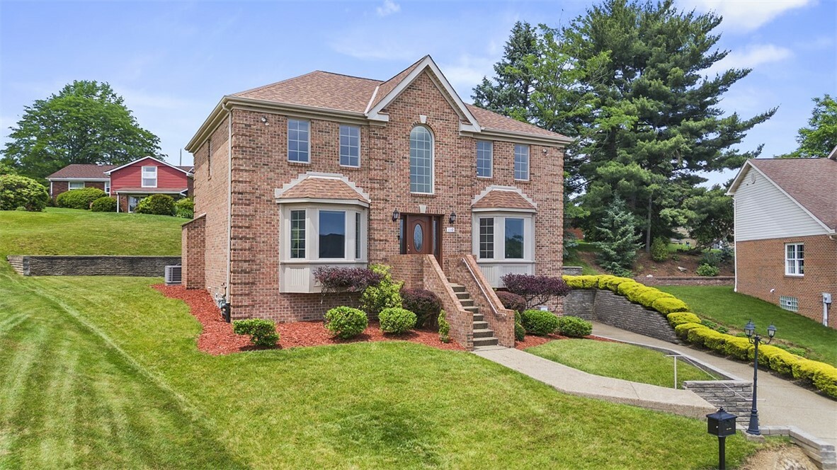 Property Photo: 110 Northgate PA 15122