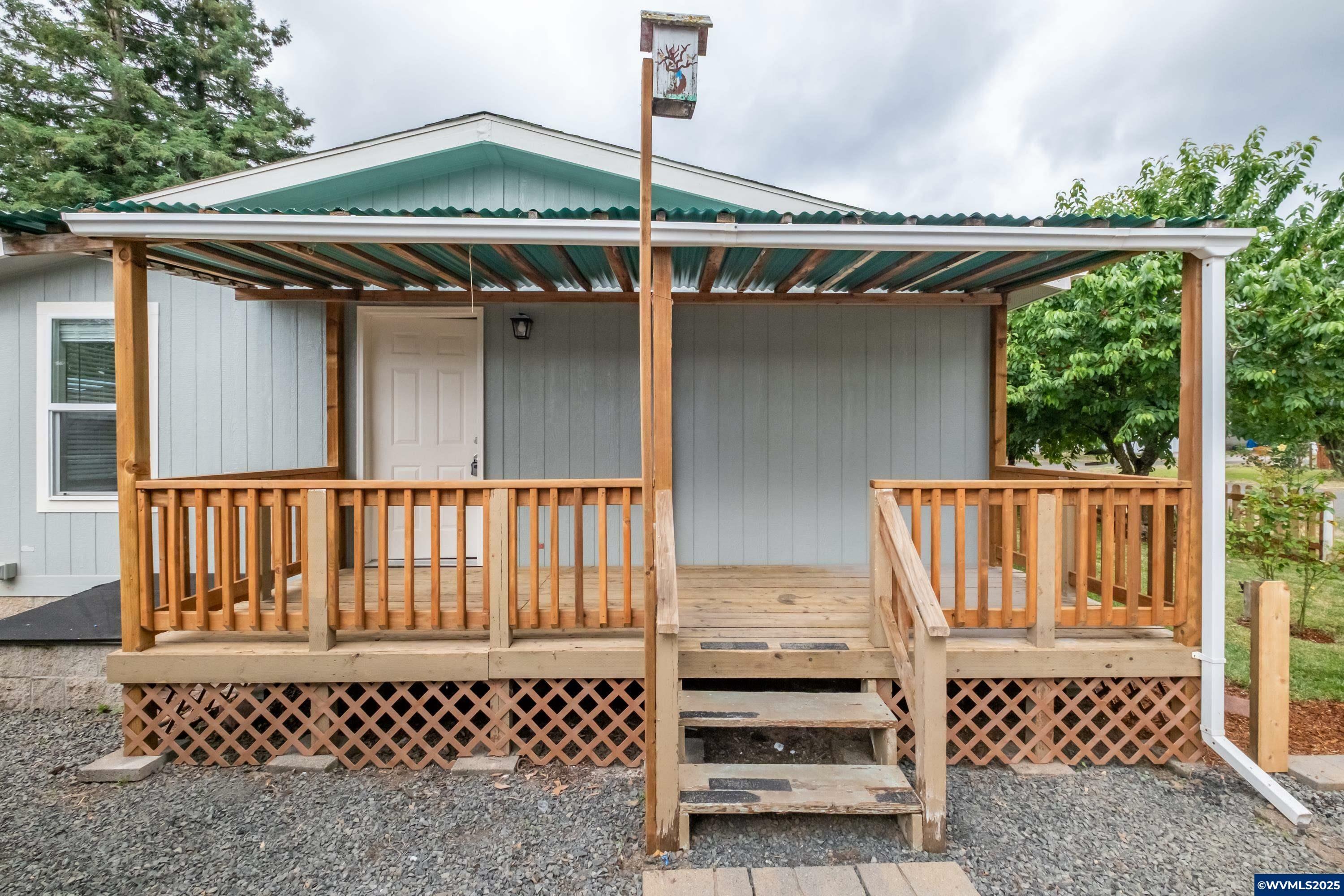 Property Photo: 2110 NE Willamette Av OR 97321