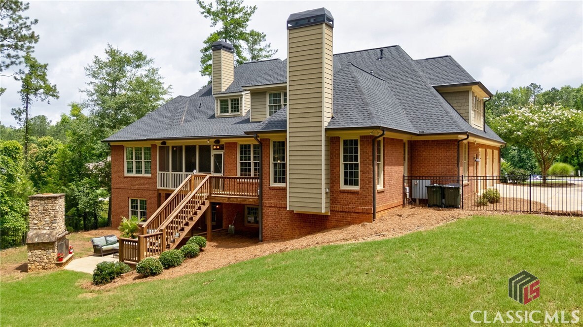 Property Photo: 1215 Shoal Creek Way GA 30621