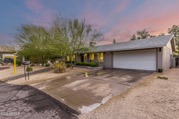 Property Photo: 851 E Village Circle Drive N AZ 85022