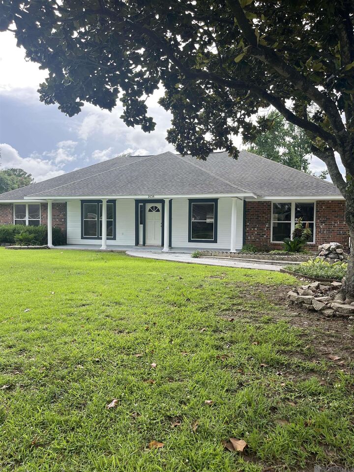 Property Photo:  1434 Charing Cross Dr  LA 70810 