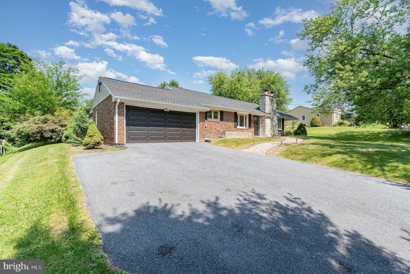Property Photo:  507 Harrisburg Pike  PA 17019 