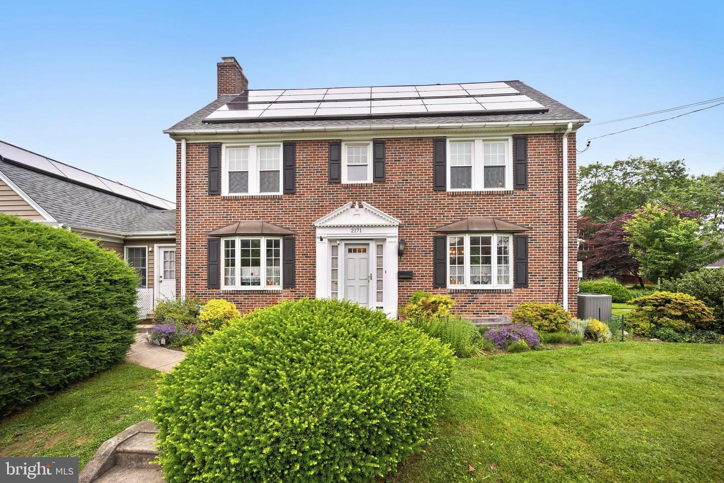 Property Photo: 2171 Kenmore Avenue PA 19038