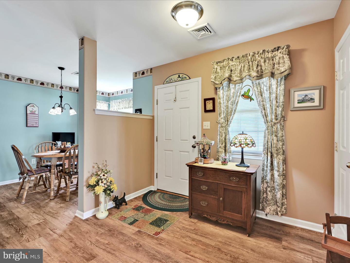 Property Photo: 2 York Court PA 17602