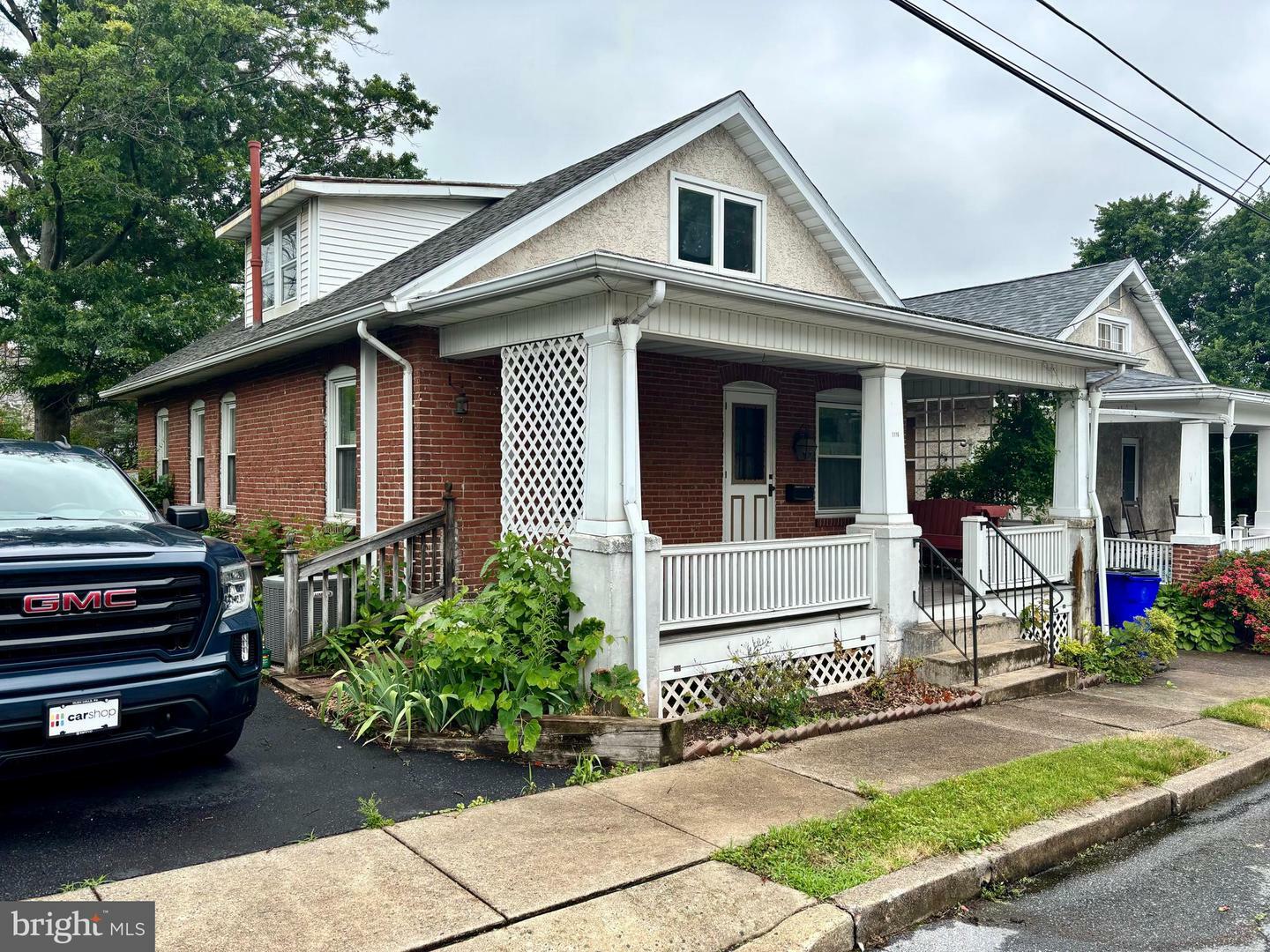 Property Photo: 1116 Industrial Avenue PA 19464