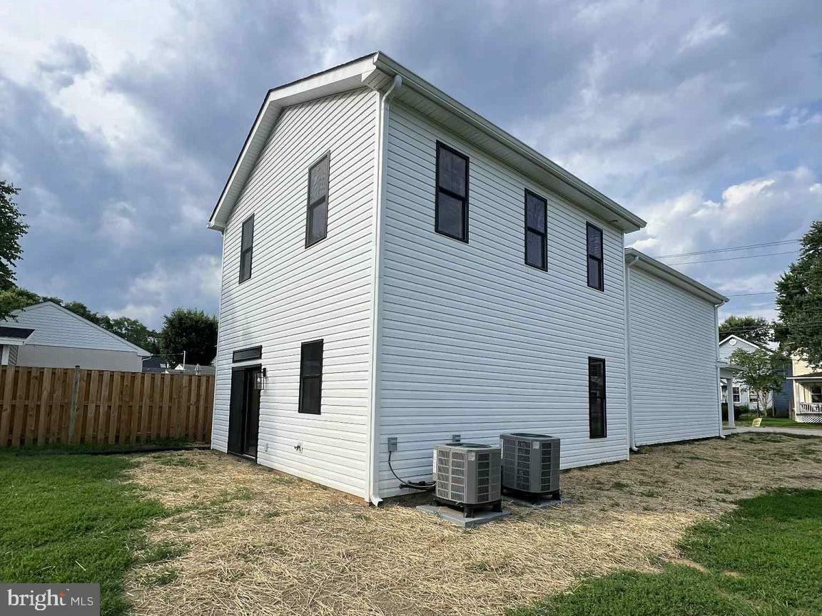 Property Photo: 1606 Charles Street VA 22401