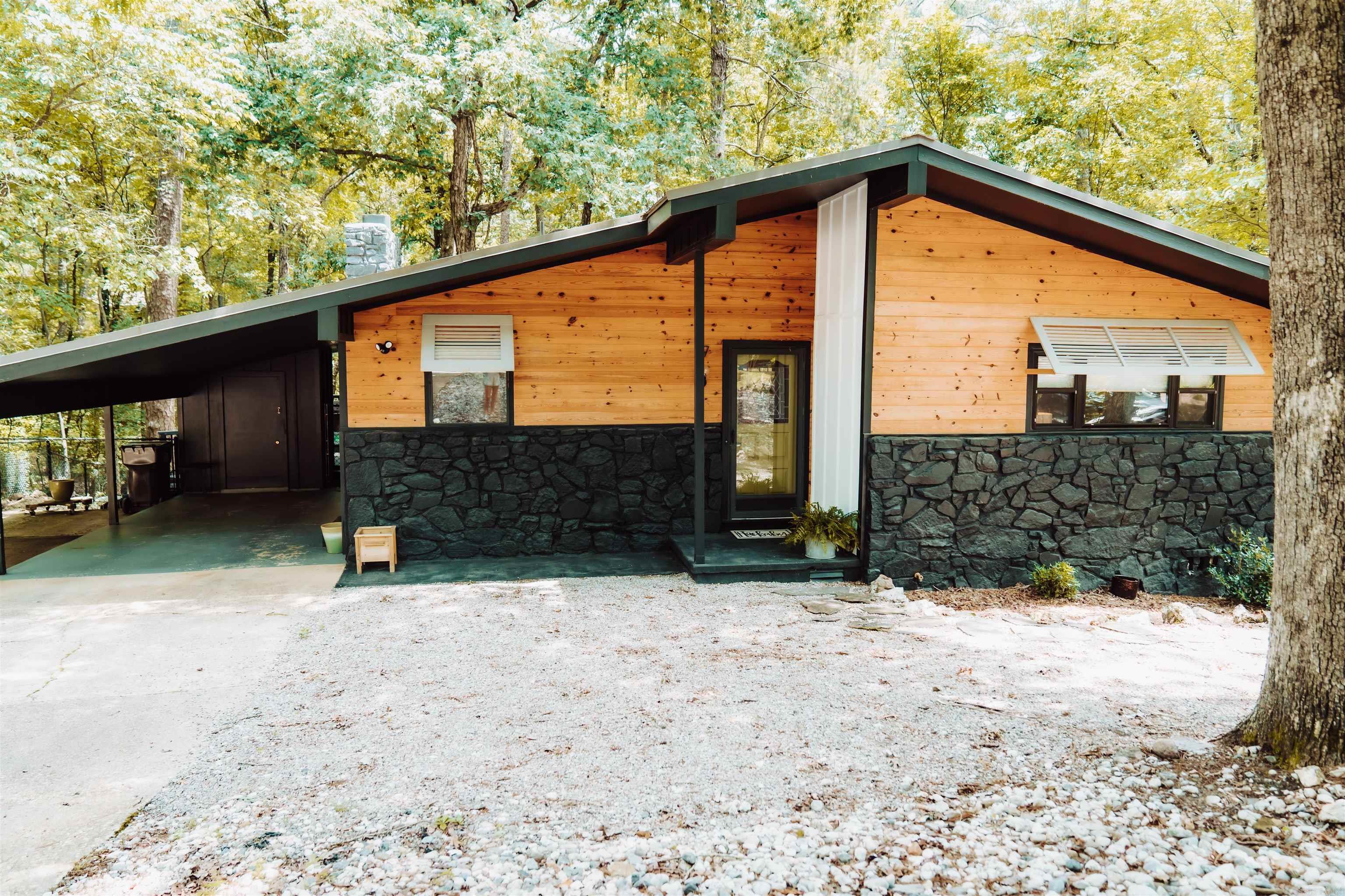 Property Photo: 17 Cullerendo Way AR 71909