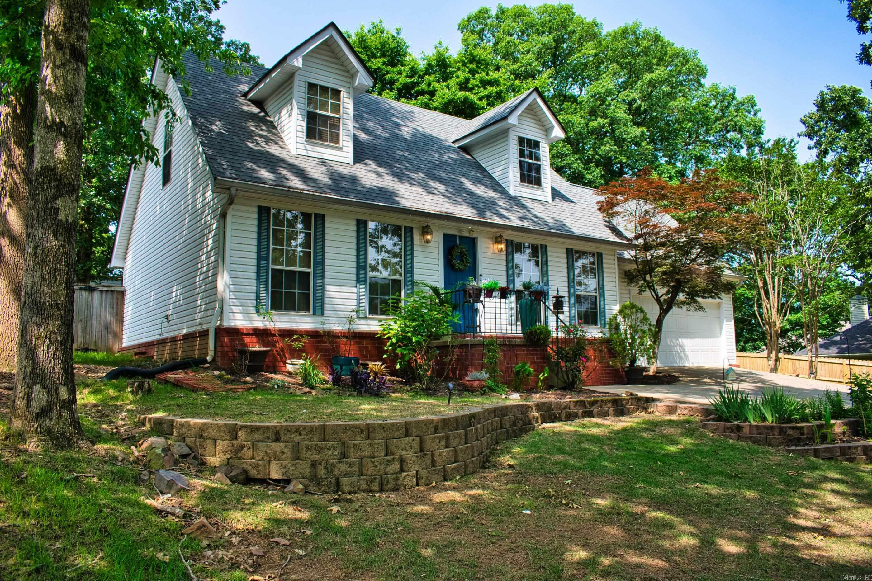 Property Photo: 1304 Winbourne Drive AR 72116