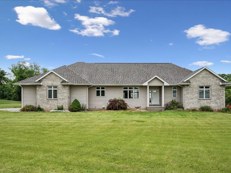 Property Photo: 3387 64th St. IA 52324