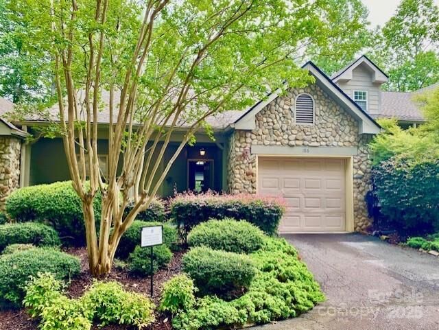 Property Photo:  186 Stonecrest Court  NC 28746 