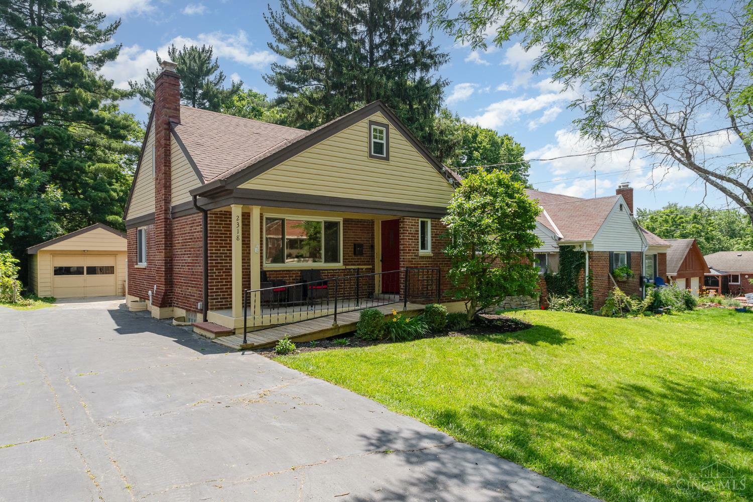 Property Photo: 2318 Kenlee Drive OH 45230