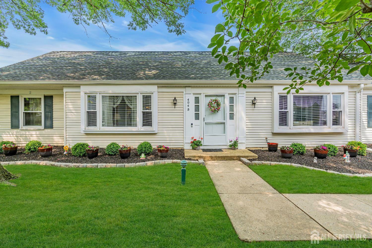 404 Newport Way B  Monroe NJ 08831 photo