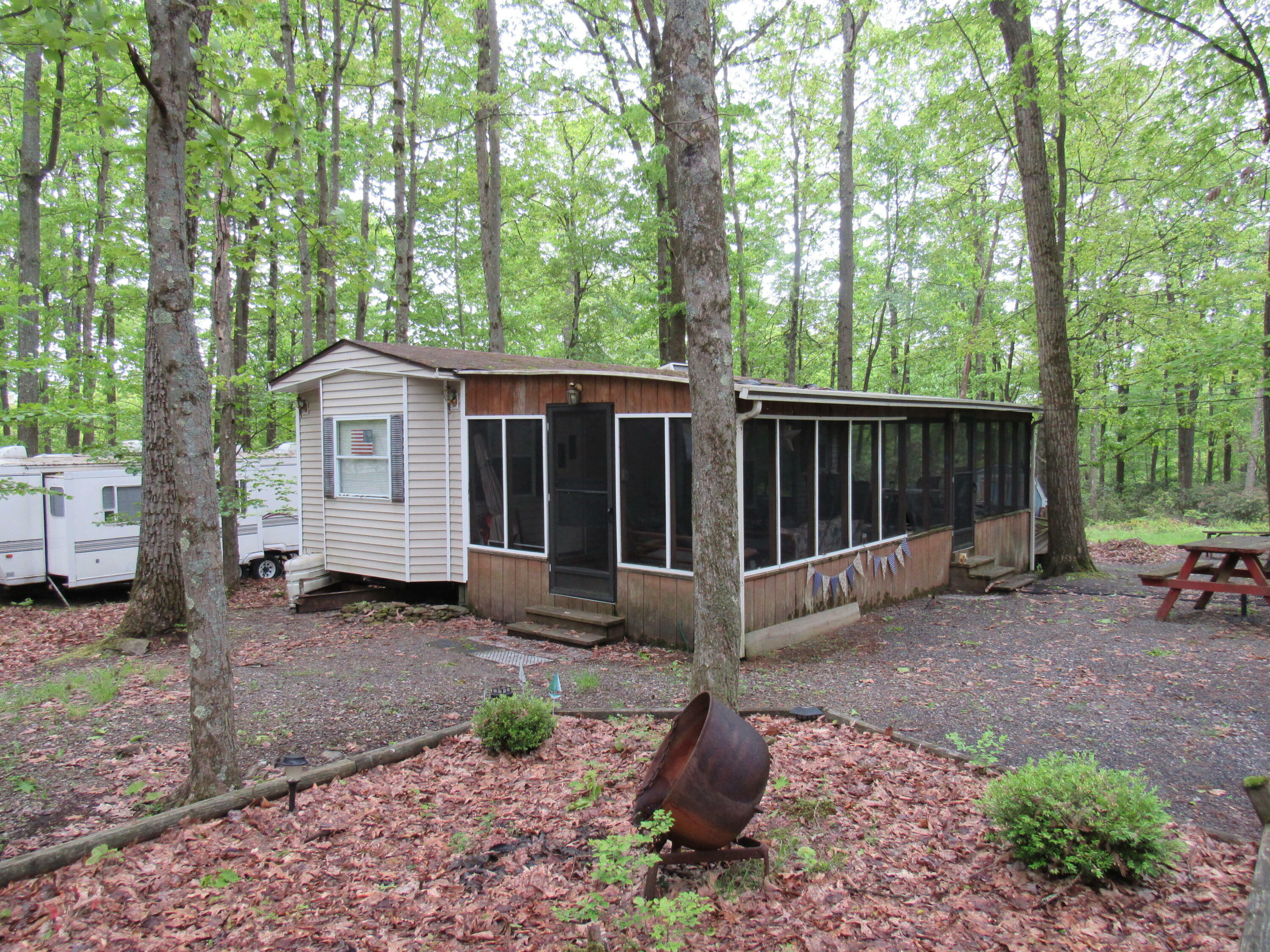 Property Photo: 129 Dolphin Head Rd PA 15801