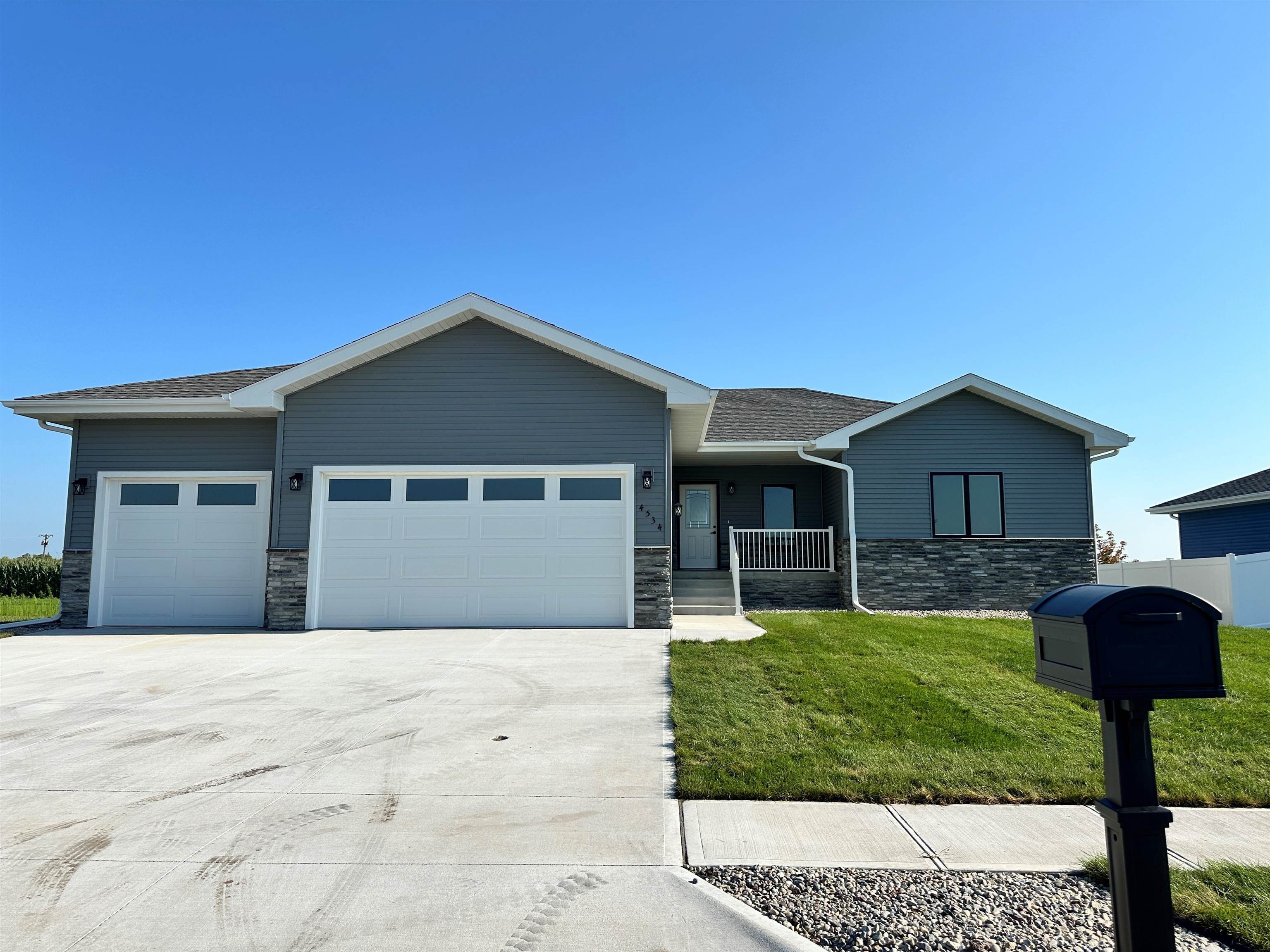 4534 33rd Street  Columbus NE 68601 photo
