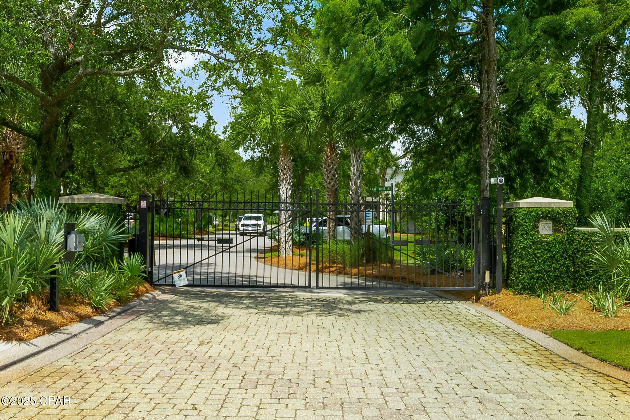 Property Photo: 5226 Kingston Circle FL 32408