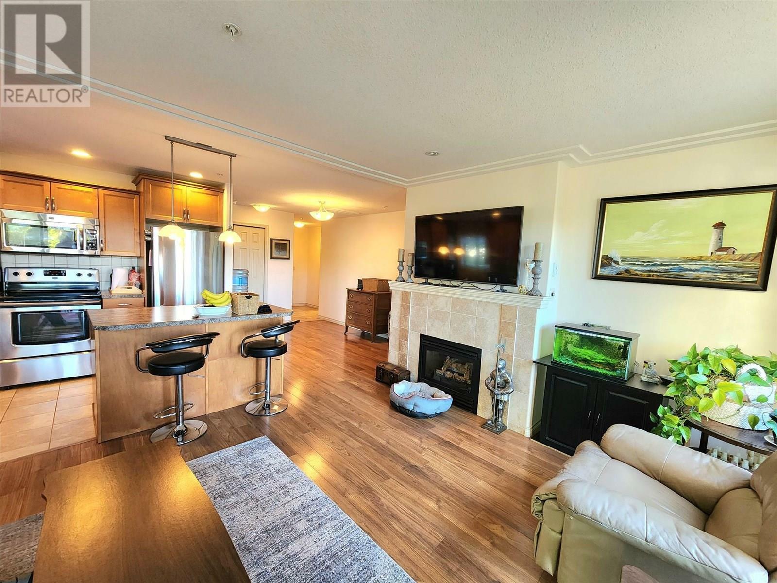 Photo de la propriété:  2125 Atkinson Street 302  BC V2A 9E6 