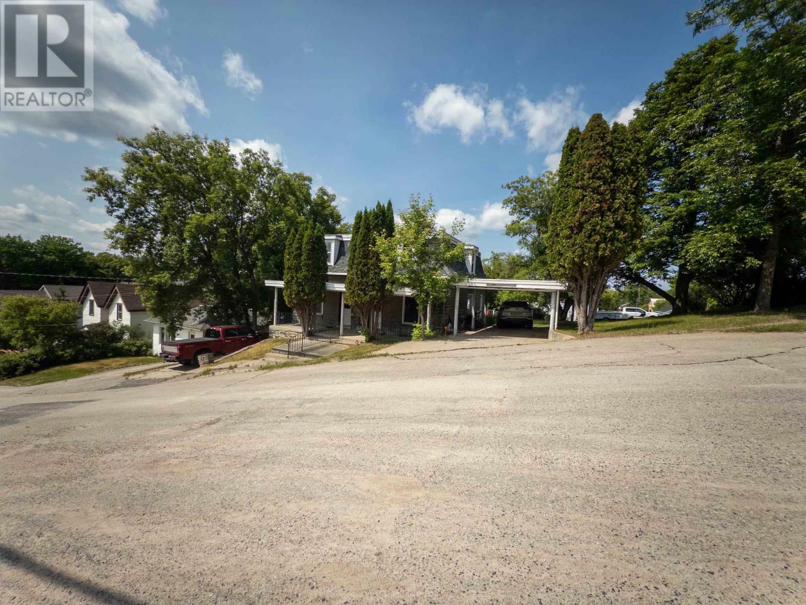 Property Photo:  506 Superior Street  ON P0X 1C0 